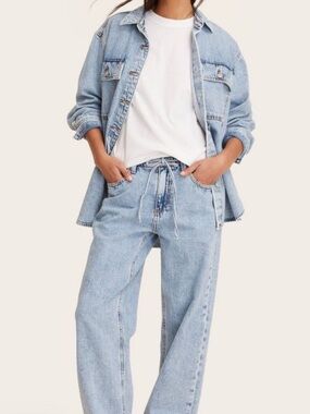 Parke Target Light Wash Women’s Relaxed Denim Jeans size 0 with tags brand new